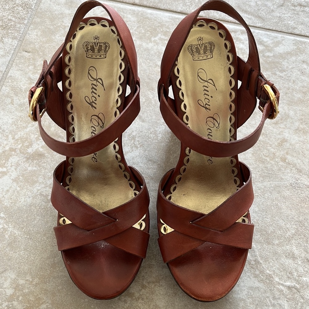 Beautiful Juicy Couture Sandal! View 4